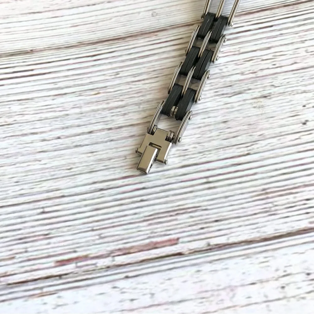 🆕Stainless Steel and Rubber Bracelet